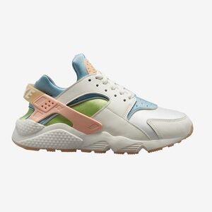 Women’s Nike Huarache SE Shoes